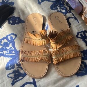 Seychelles Someone Comin' fringe slide sandals  size 11